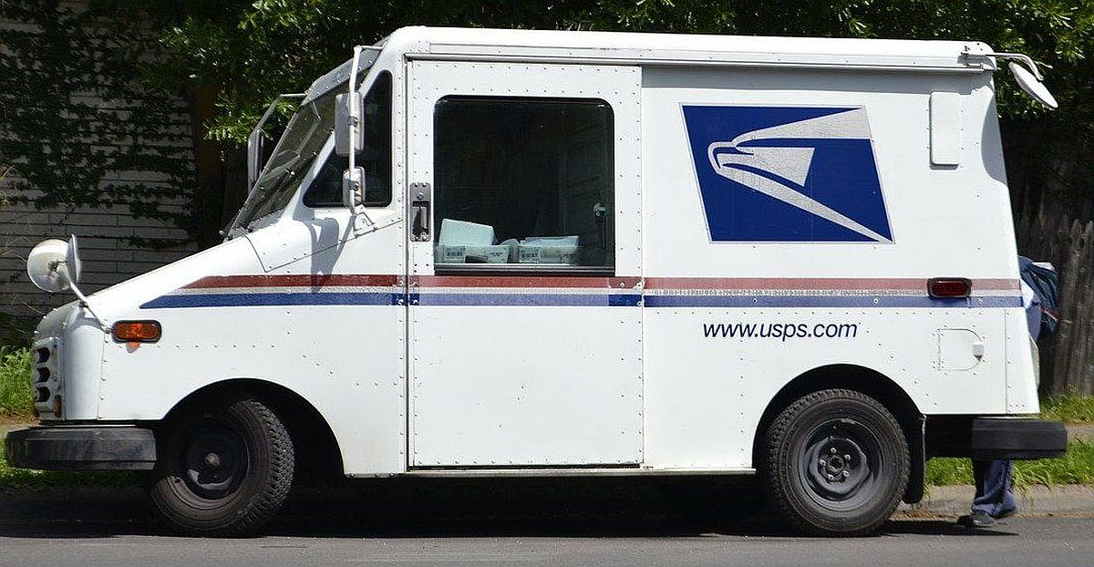 USPS mail truck
